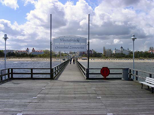 Blick vom Kopf der Seebrücke nach Zinnowitz - die Vinetabrücke