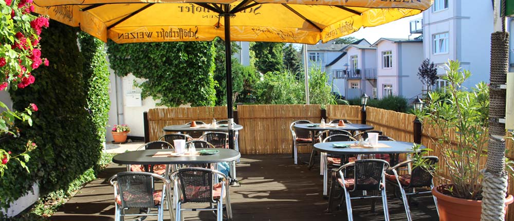 Hotel Baltisches Haus - Terrasse im Sommer, Frühling